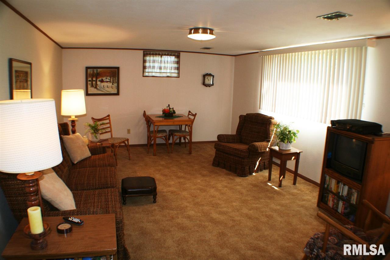 1823 46th Street Moline, IL 61265 - Photo 11 of 19