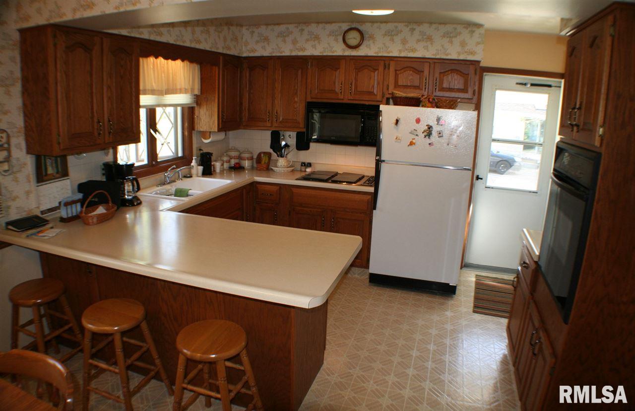 1823 46th Street Moline, IL 61265 - Photo 3 of 19