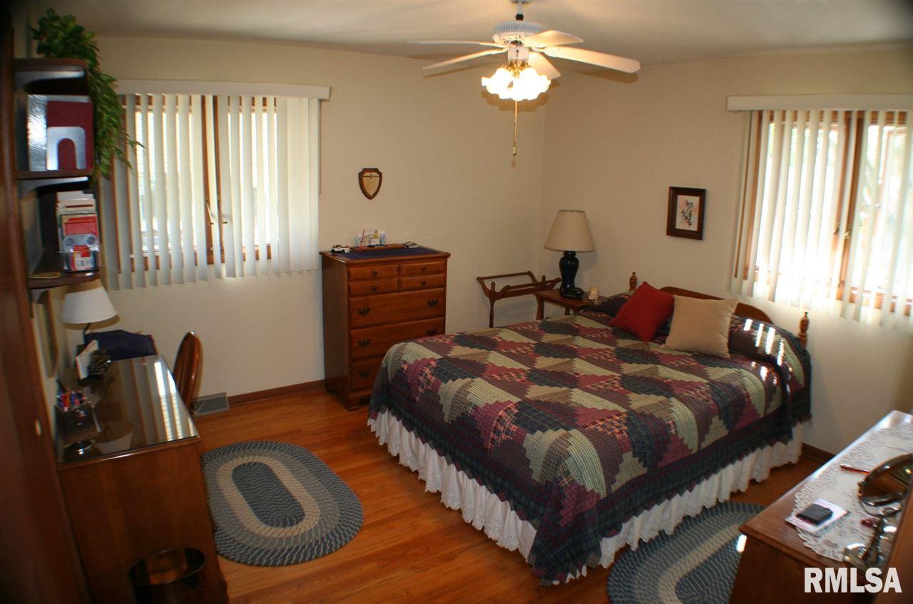 1823 46th Street Moline, IL 61265 - Photo 5 of 19