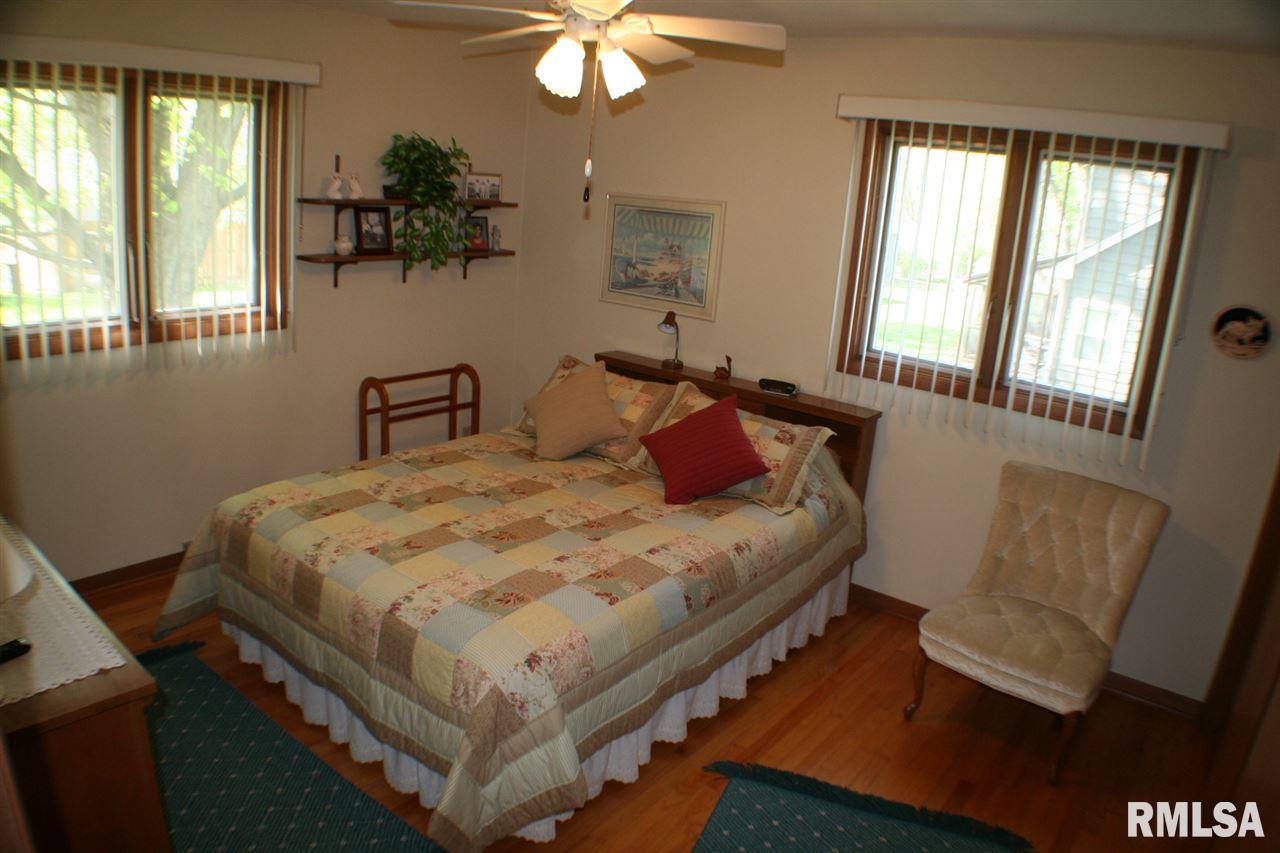 1823 46th Street Moline, IL 61265 - Photo 8 of 19