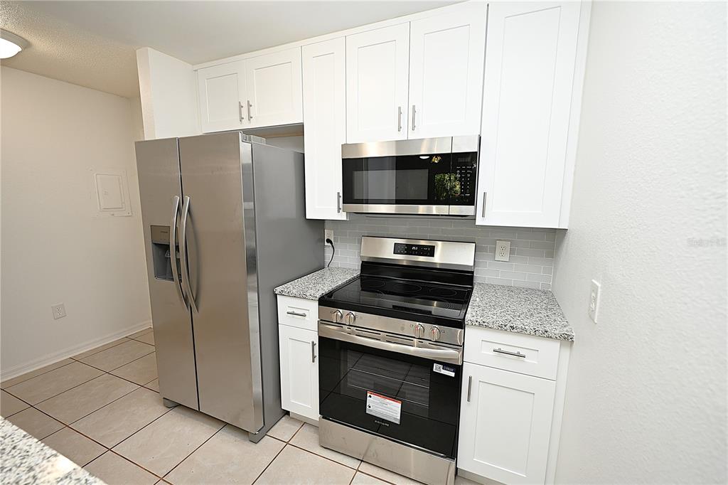 141 Fernery Road, Unit D1 Lakeland, FL 33809 - Photo 3 of 28