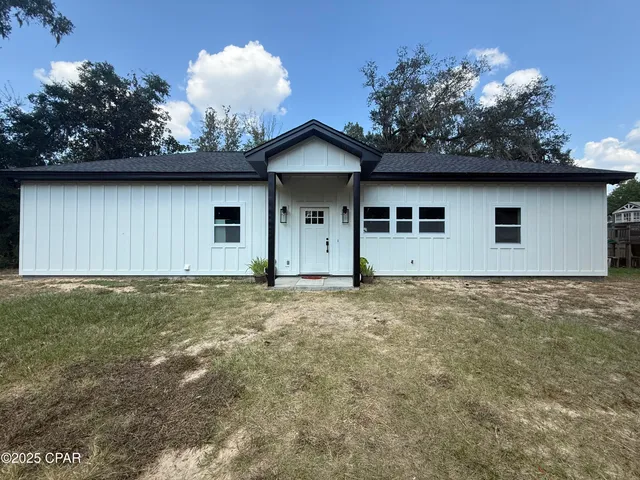 $395,000 | 3034 Paradise Lakes Road, Vernon, FL 32462
