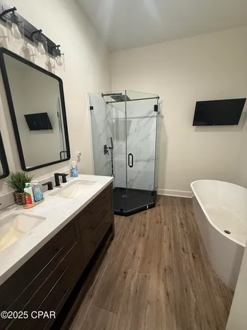 $395,000 | 3034 Paradise Lakes Road, Vernon, FL 32462