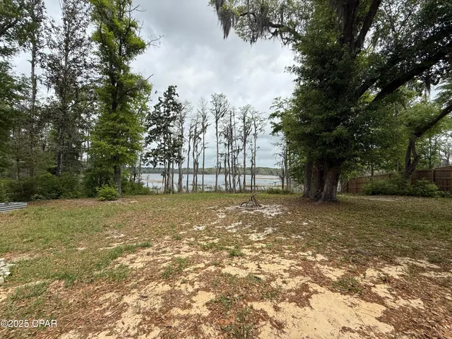 $395,000 | 3034 Paradise Lakes Road, Vernon, FL 32462