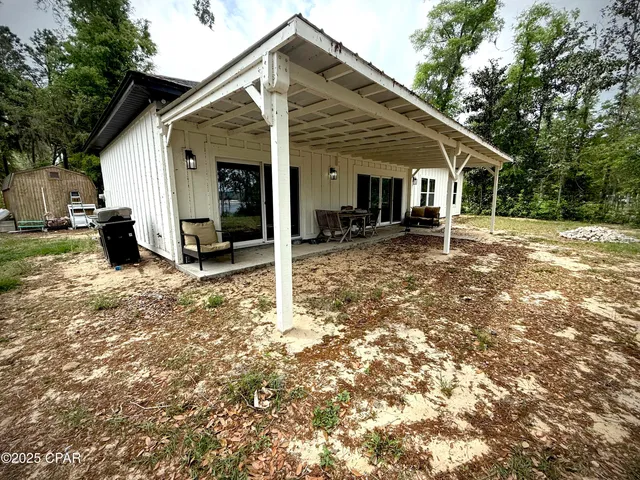 $395,000 | 3034 Paradise Lakes Road, Vernon, FL 32462