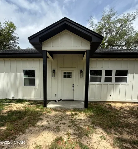 $395,000 | 3034 Paradise Lakes Road, Vernon, FL 32462