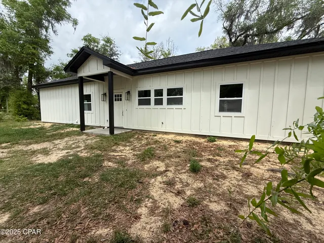 $395,000 | 3034 Paradise Lakes Road, Vernon, FL 32462