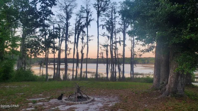 $395,000 | 3034 Paradise Lakes Road, Vernon, FL 32462