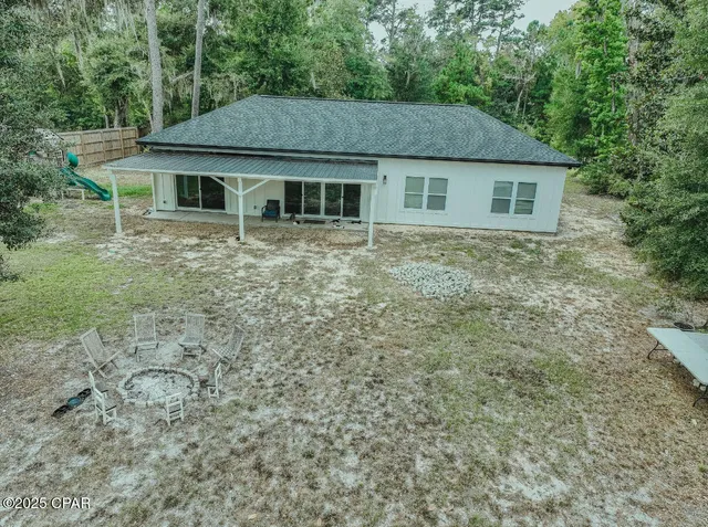$395,000 | 3034 Paradise Lakes Road, Vernon, FL 32462