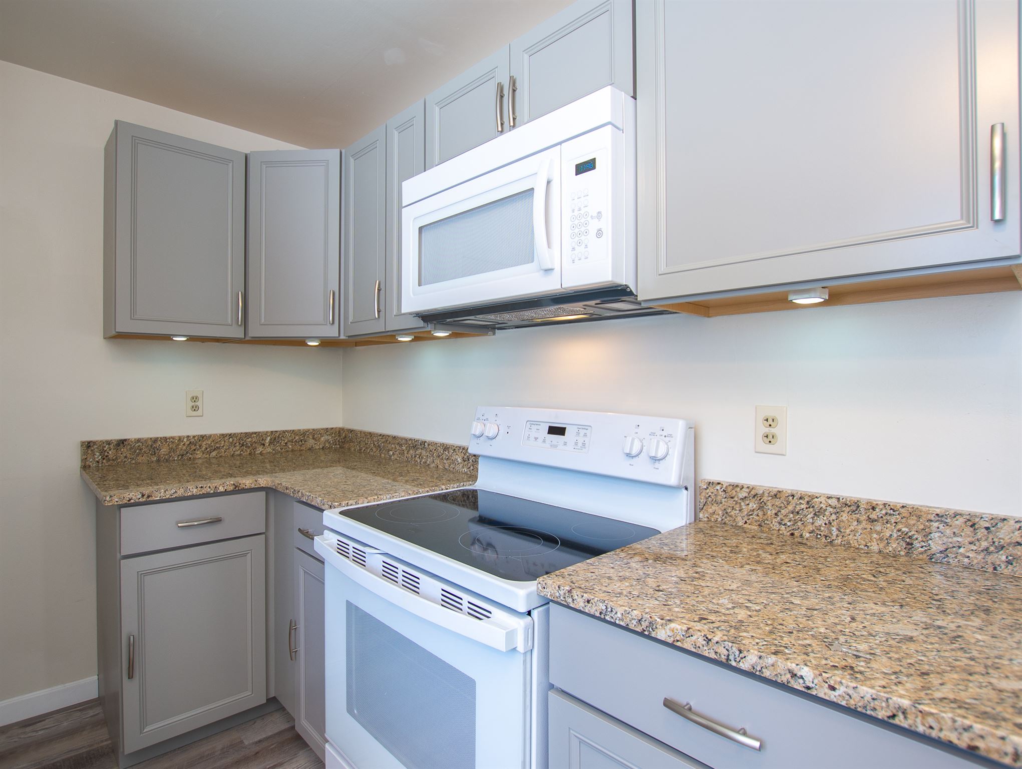 37 Davis Road Merrimack, NH 03054 - Photo 21 of 40