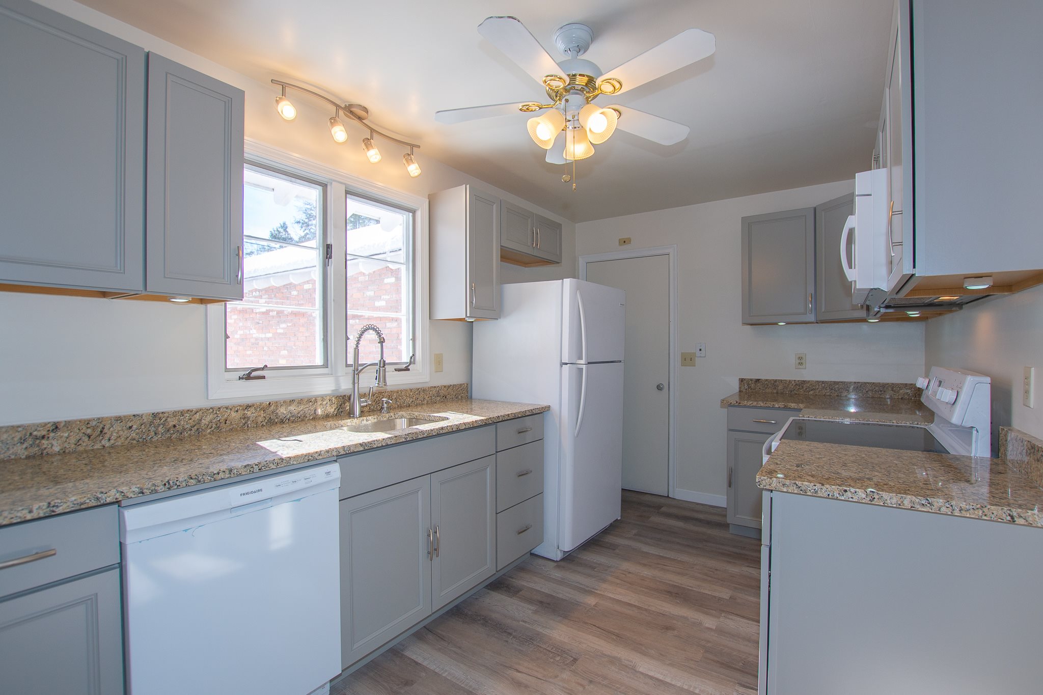 37 Davis Road Merrimack, NH 03054 - Photo 25 of 40