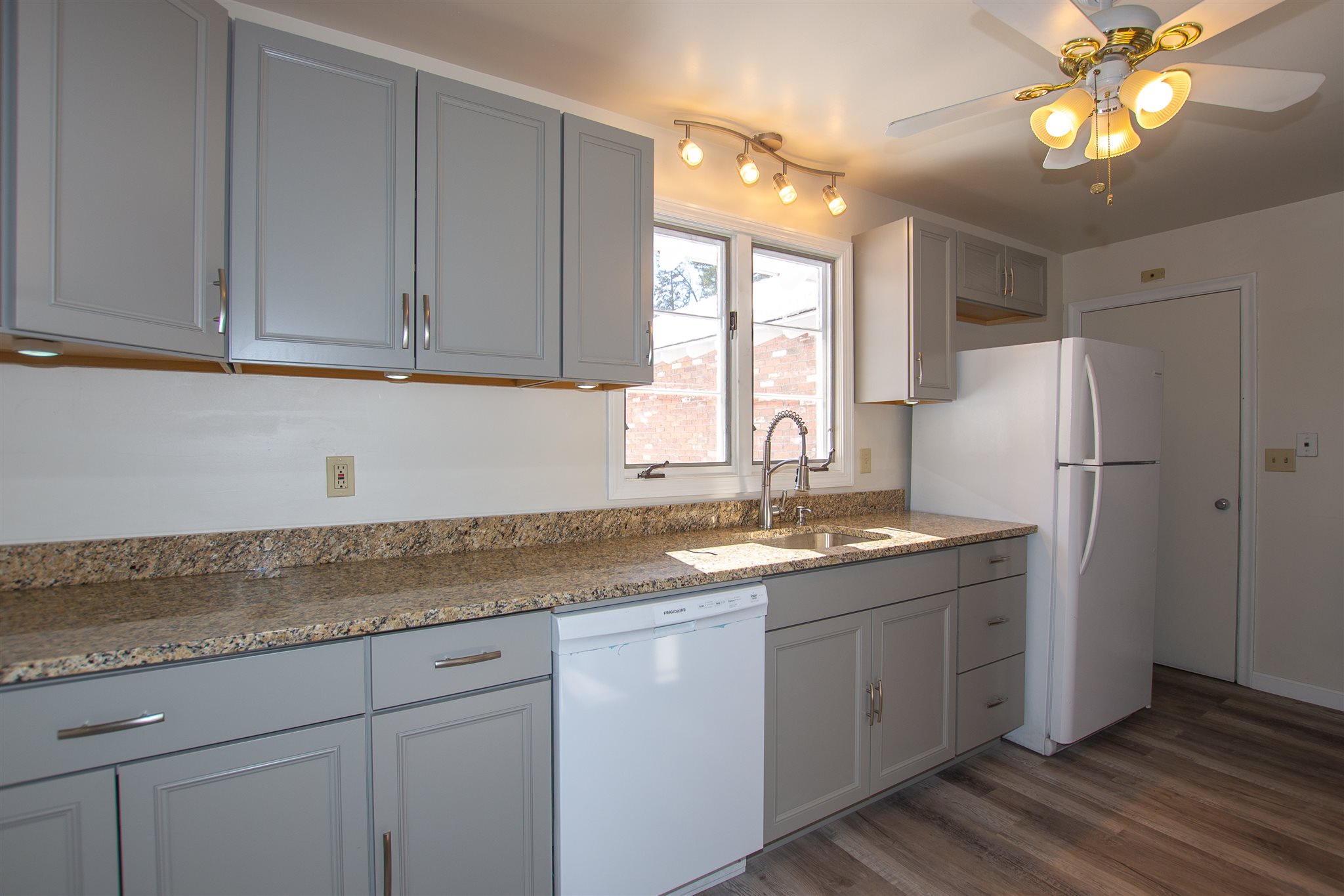 37 Davis Road Merrimack, NH 03054 - Photo 26 of 40