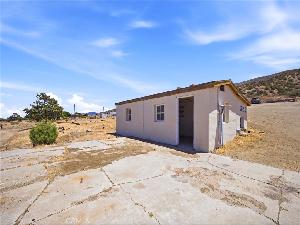 29935 Maypath Road Juniper Hills, CA 93543 - Photo 36 of 65