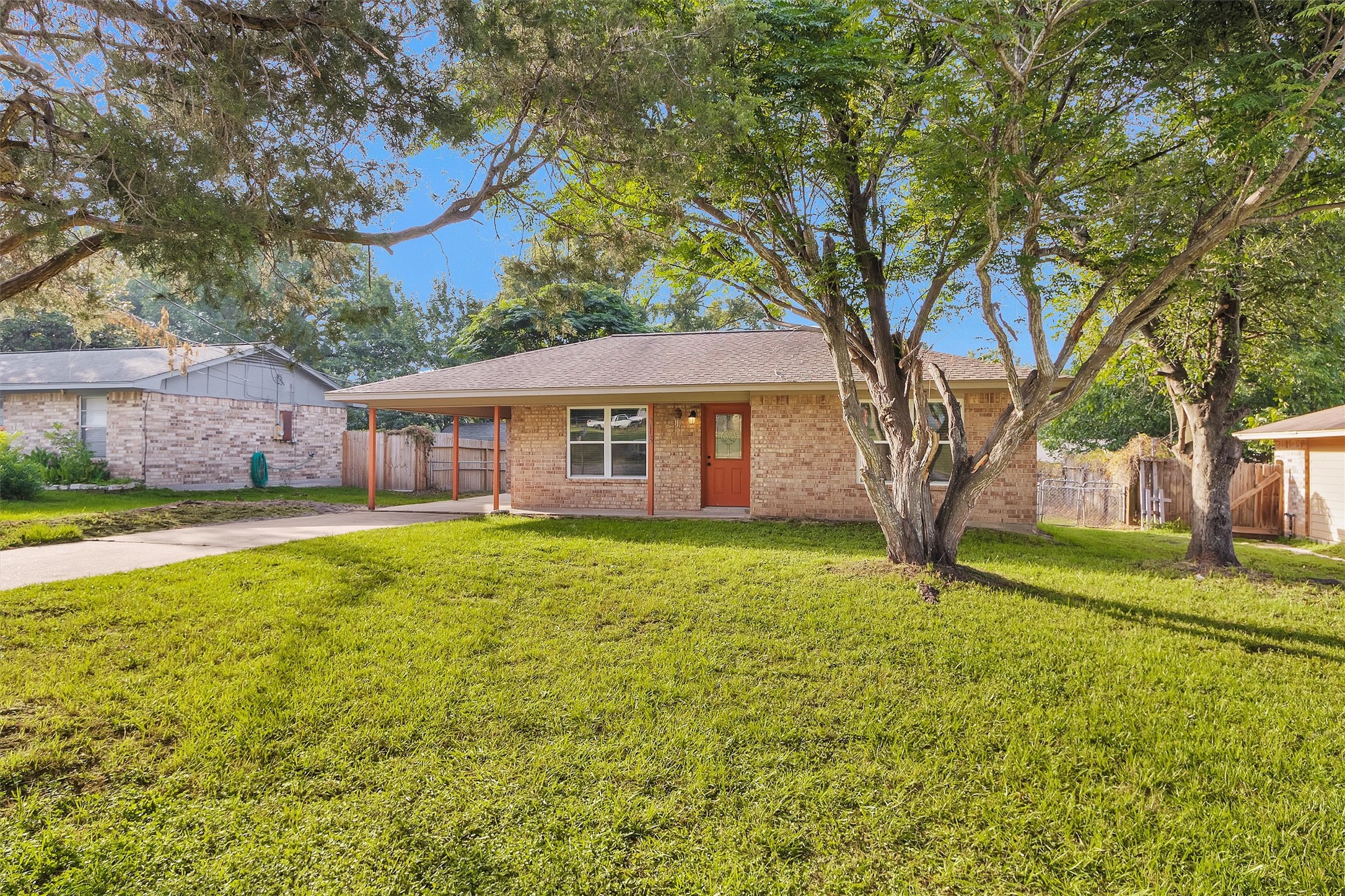 213 County Line Road Willis, TX 77378 - Photo 2 of 26