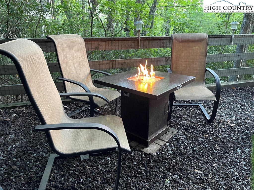 175 Ash Loop Newland, NC 28657 - Photo 3 of 46