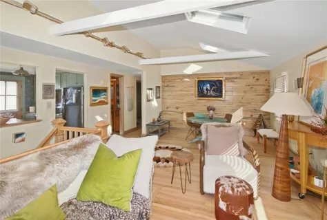 $950,000 | 6 Sullivan Street, Newport, RI 02840