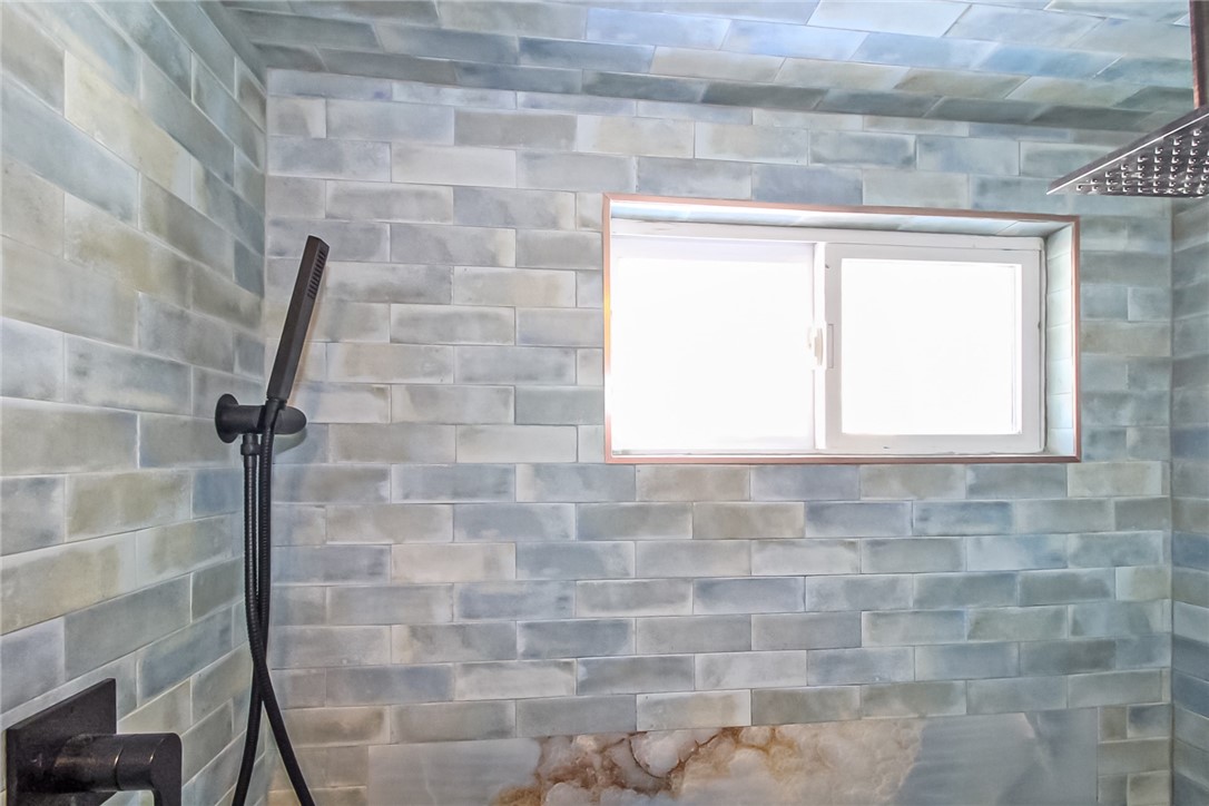 6 Sullivan Street Newport, RI 02840 - Photo 16 of 37