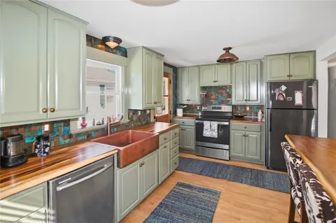 $950,000 | 6 Sullivan Street, Newport, RI 02840