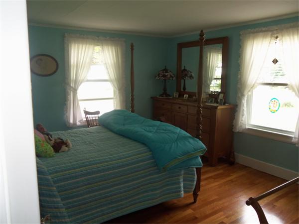 187 Mount Vernon Road Chicopee, MA 01013 - Photo 13 of 14 Gallery Image 13