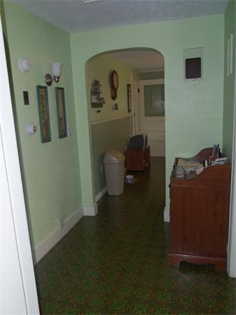 187 Mount Vernon Road Chicopee, MA 01013 - Photo 8 of 14 Gallery Image 8