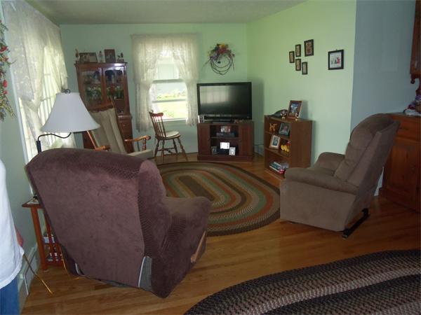 187 Mount Vernon Road Chicopee, MA 01013 - Photo 9 of 14 Gallery Image 9