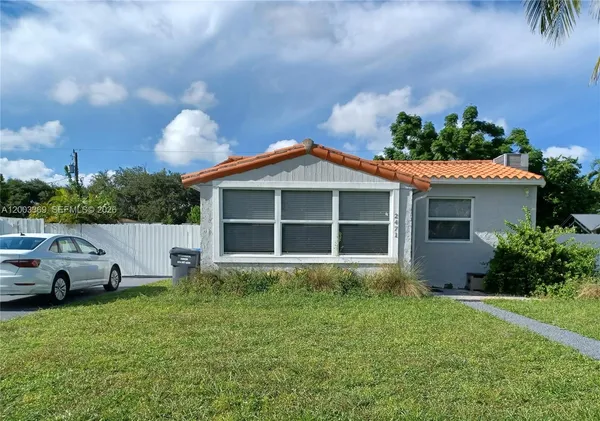 $439,000 | 2471 Dewey Street, Hollywood, FL 33020
