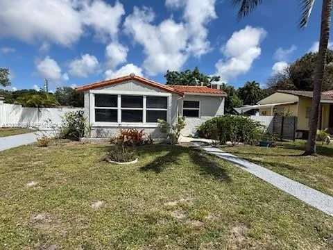 $439,000 | 2471 Dewey Street, Hollywood, FL 33020