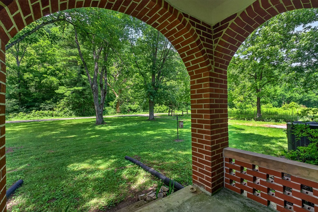 747 Hunting Creek Road Whitleyville, TN 38588 - Photo 26 of 33