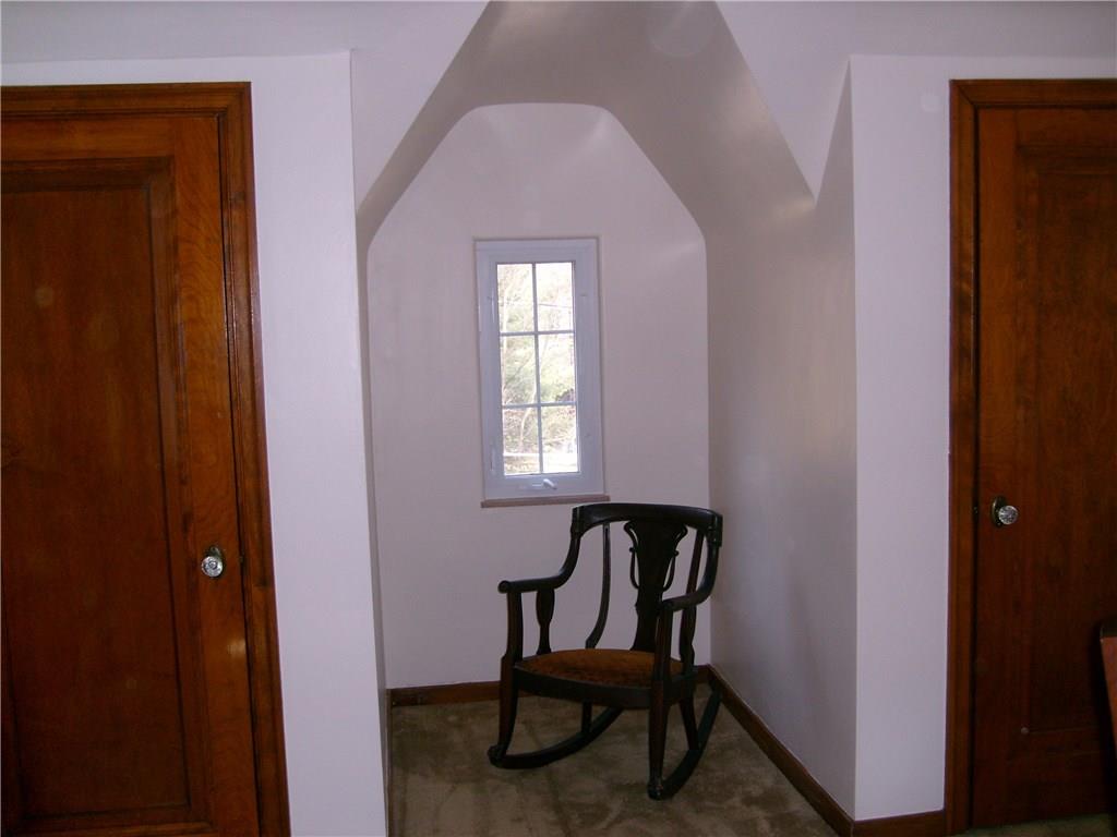 220 Cascade Road Forest Hills, PA 15221 - Photo 18 of 25 Charming alcove for reading in 3rd bedroom.