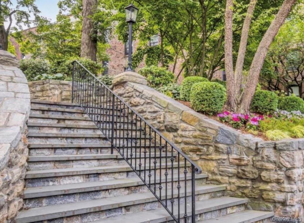 64 Sagamore Road, Unit C1 Bronxville, NY 10708 - Photo 2 of 15 Gallery Image 2