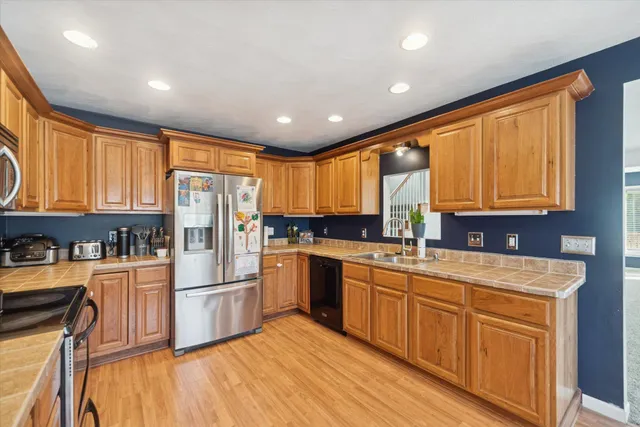 $309,900 | 2809 Leland Drive, Jackson, MI 49203