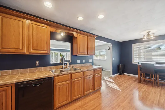 $309,900 | 2809 Leland Drive, Jackson, MI 49203