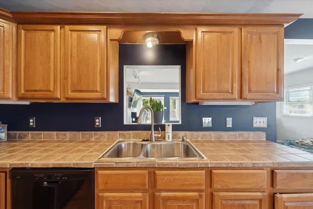 $309,900 | 2809 Leland Drive, Jackson, MI 49203