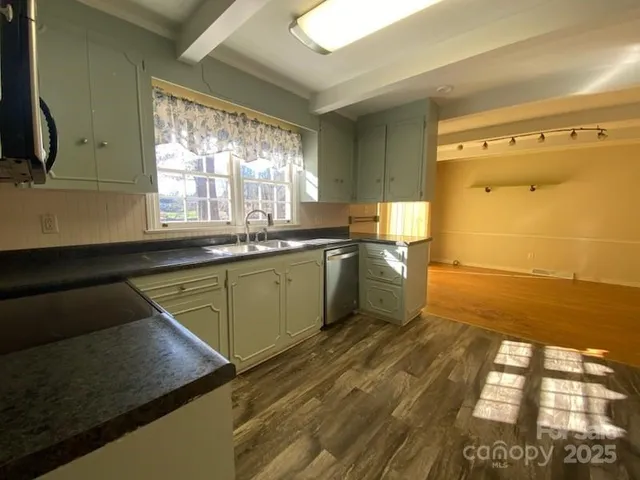 $275,000 | 622 Carolina Avenue South, Statesville, NC 28677