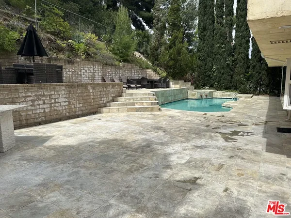 a view of outdoor space yard and patio