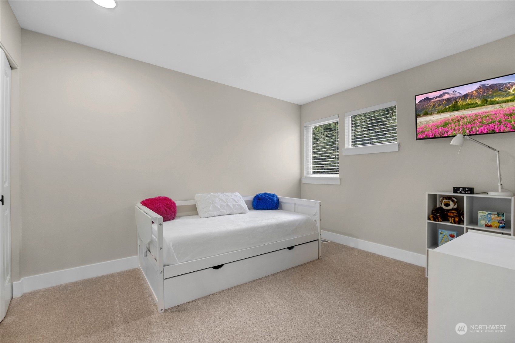 18712 33rd Avenue Southeast Bothell, WA 98012 - Photo 30 of 39 a living room with furniture and a window