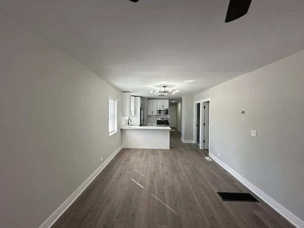 $1,850 | 6924 South Aberdeen Street, Unit 2, Chicago, IL 60621