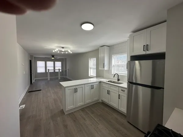 $1,850 | 6924 South Aberdeen Street, Unit 2, Chicago, IL 60621
