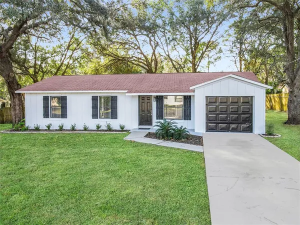 $1,595 | 11520 Southeast 129th Place, Ocklawaha, FL 32179