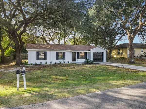 $1,595 | 11520 Southeast 129th Place, Ocklawaha, FL 32179