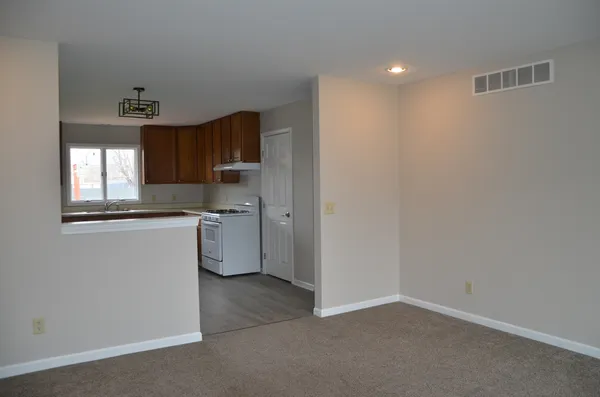 $275,000 | 2547 North 4645th Road, Unit B, Somonauk, IL 60552