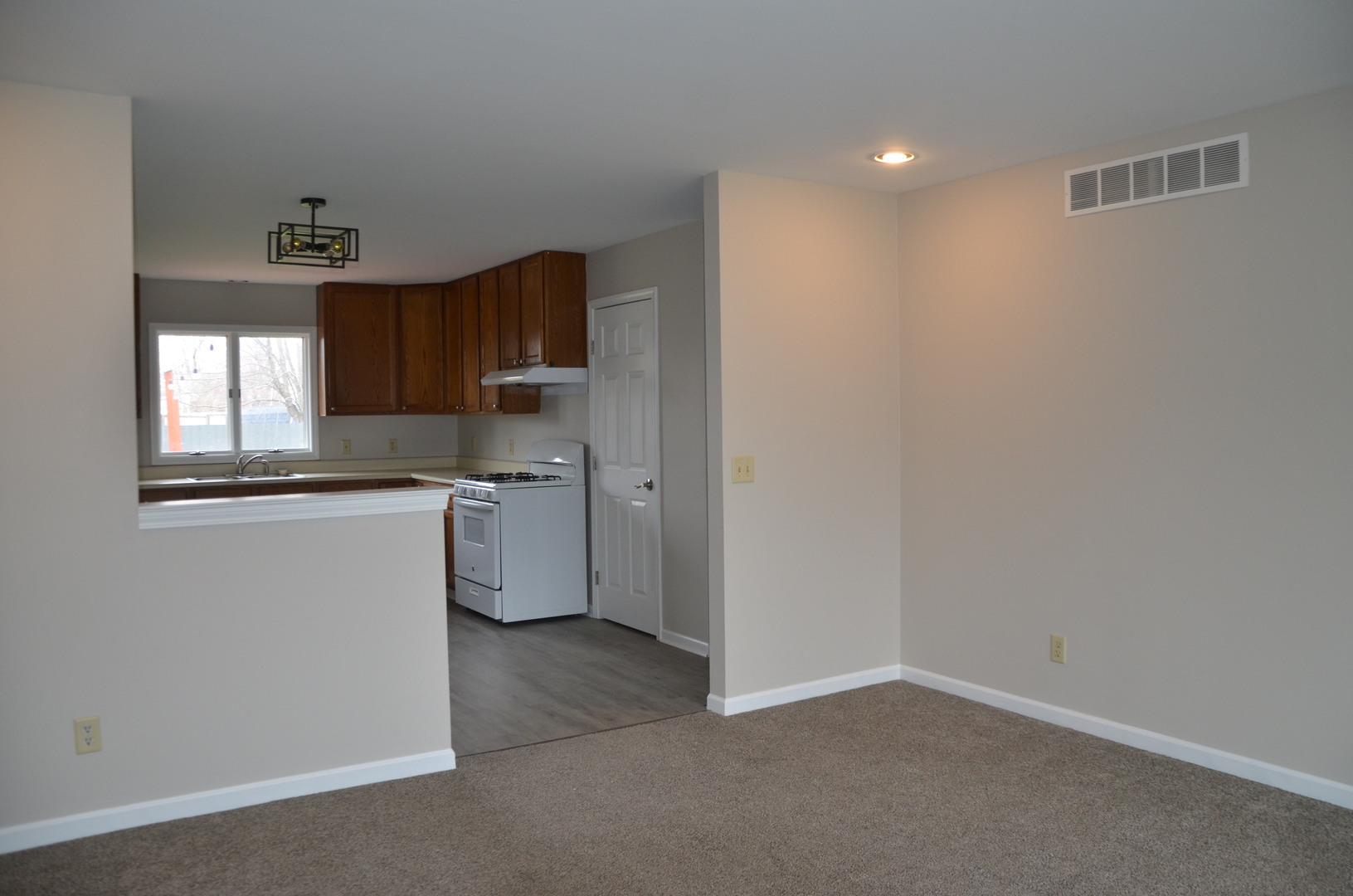 2547 North 4645th Road, Unit B Somonauk, IL 60552 - Photo 17 of 27