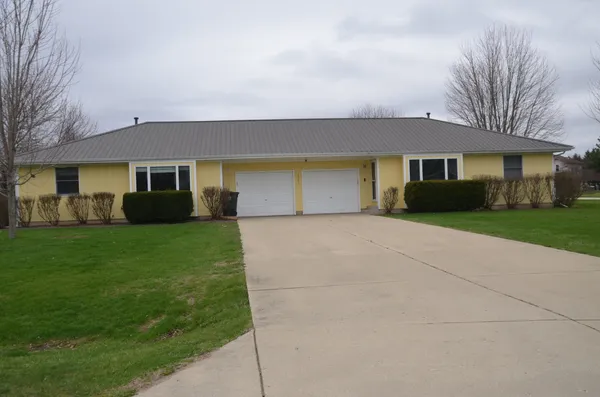 $275,000 | 2547 North 4645th Road, Unit B, Somonauk, IL 60552