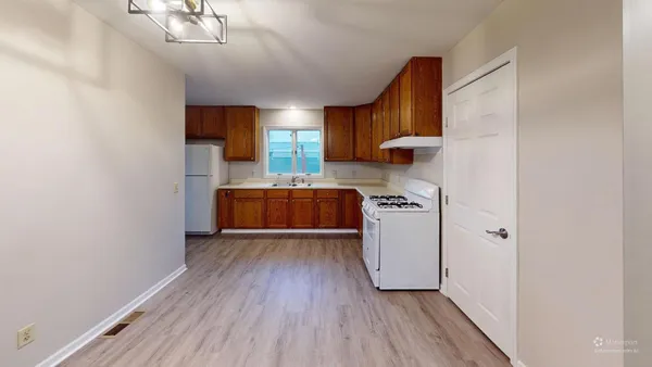 $249,000 | 2547 North 4645th Road, Unit B, Somonauk, IL 60552