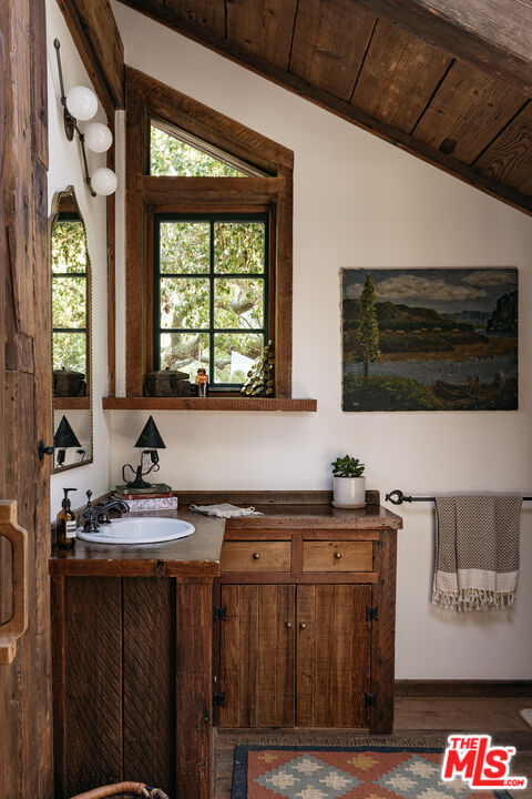 19534 Bowers Drive Topanga, CA 90290 - Photo 22 of 61