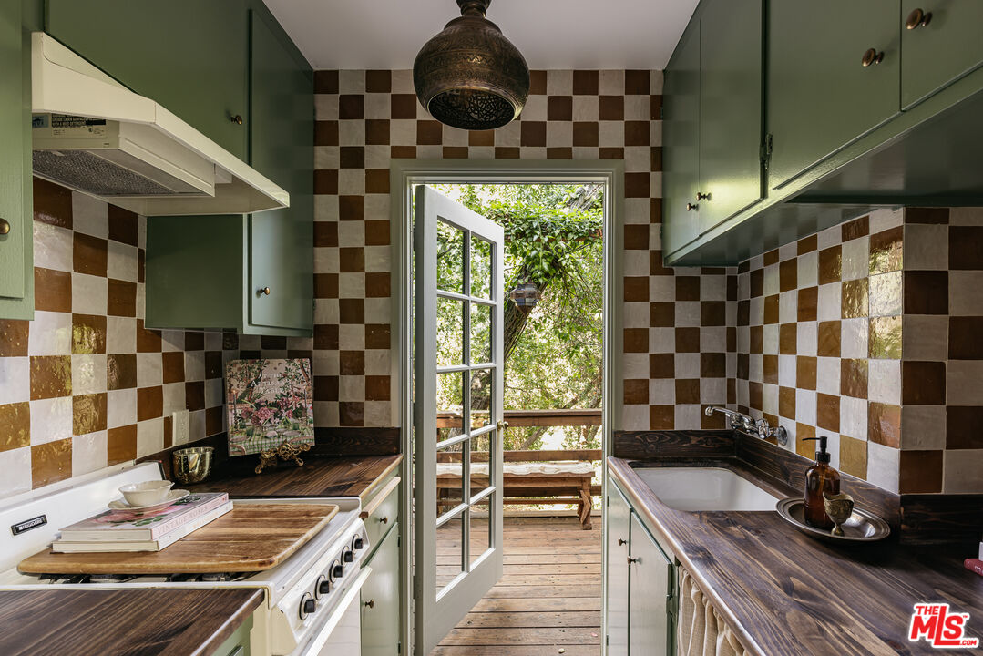 19534 Bowers Drive Topanga, CA 90290 - Photo 52 of 61