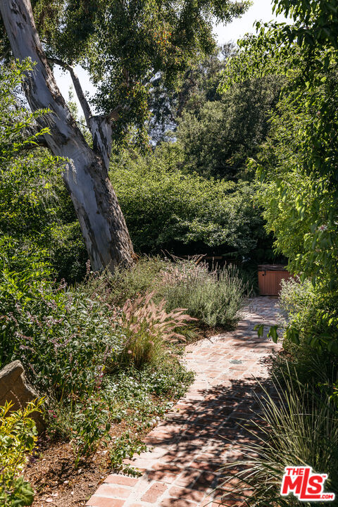 19534 Bowers Drive Topanga, CA 90290 - Photo 53 of 61