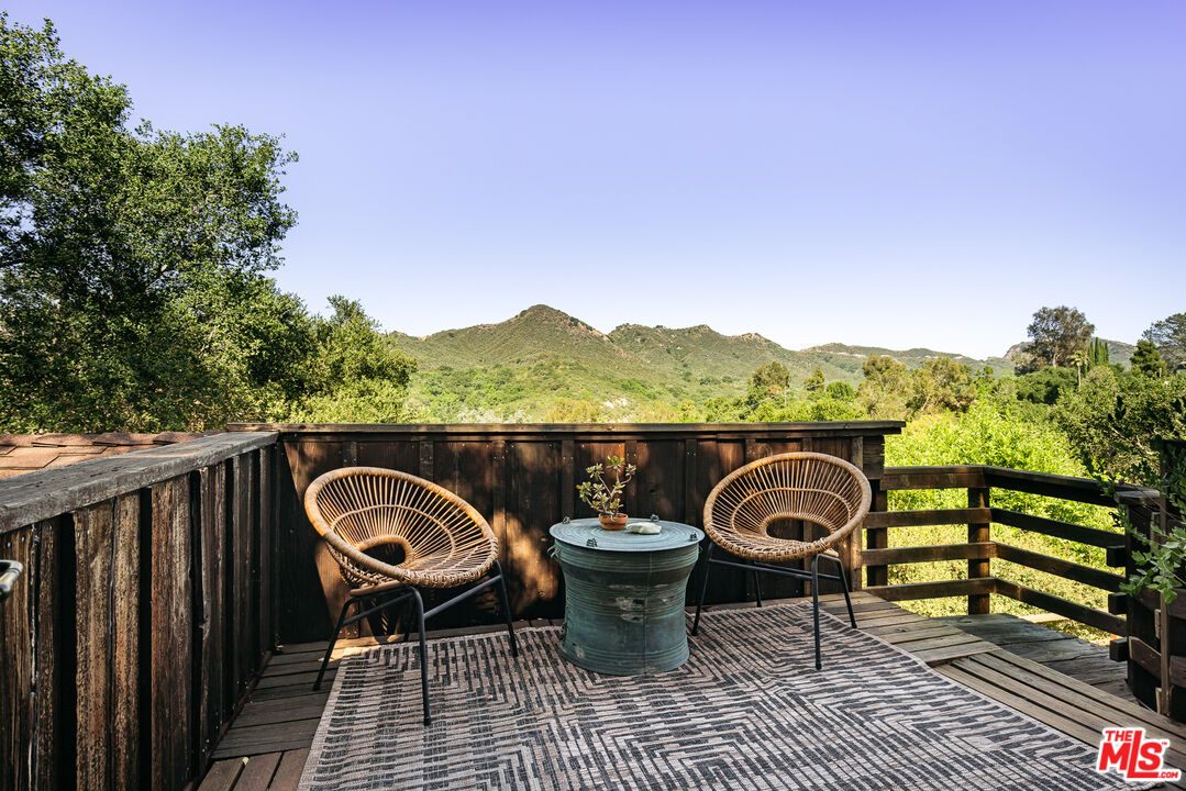 19534 Bowers Drive Topanga, CA 90290 - Photo 8 of 61