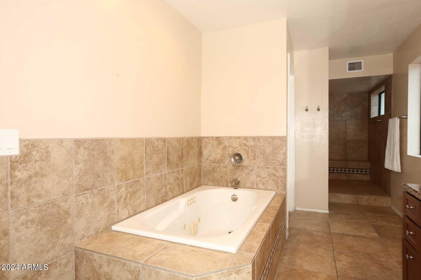 8103 East Redfield Road Scottsdale, AZ 85260 - Photo 71 of 85 Primary Bath-Jetted Tub