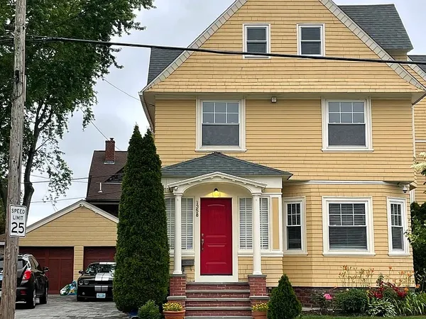 $3,800 | 1362 Narragansett Boulevard, Cranston, RI 02905